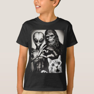 Funny Cat Selfie With Romantic Bigfoot In Love Wit T-Shirt