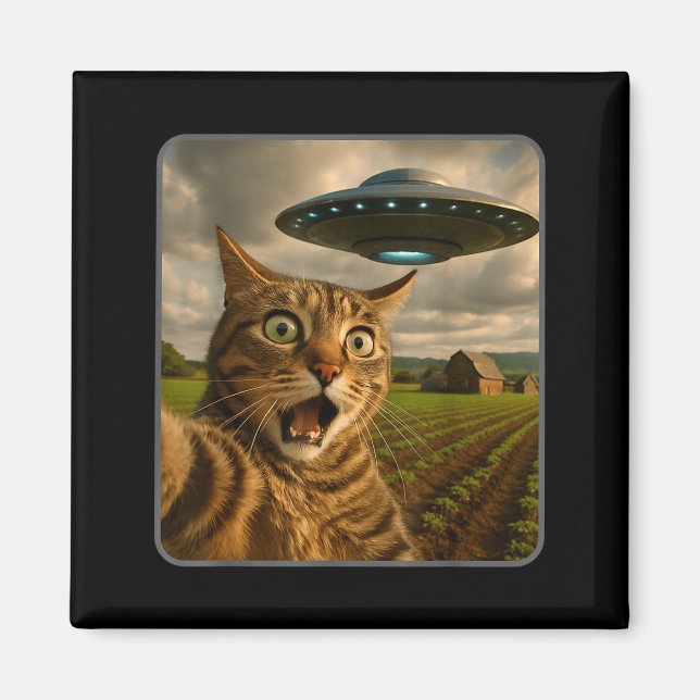 Funny Cat Selfie With Ufo Alien Meme  Magnet (Front)