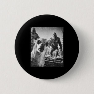 Funny Chihuahua Selfie With Bigfoot Sasquatch Cryp 6 Cm Round Badge
