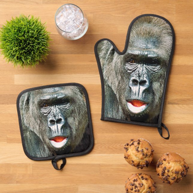FUNNY CUTE GORILLA OVEN MITT & POT HOLDER SET (Top Down)