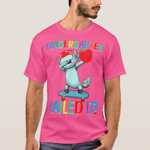 Funny Dabbing Axolotl Graduation Kindergarten Nail T-Shirt