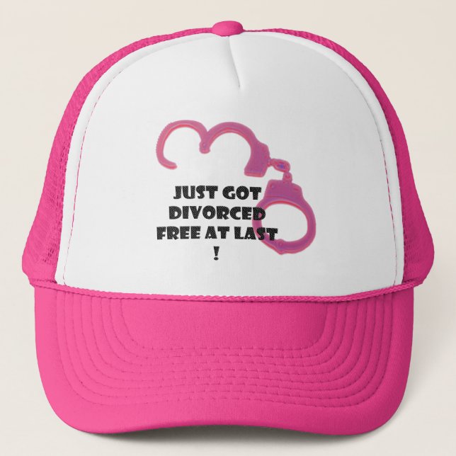 Funny Divorce free at last with open handcuff Trucker Hat (Front)