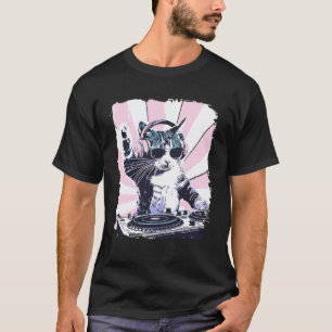 Funny DJ Cat with Headphones Retro Music Lover Art T-Shirt