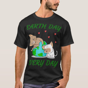 Funny Earth Day 2022 Cats Cute Earth Heart T-Shirt