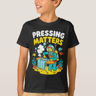 Funny Extreme Ironing Scuba Diver Pressing s T-Shirt