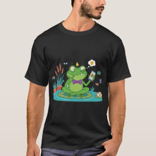 Funny Frog Browsing Smartphone T-Shirt