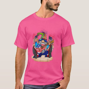 Funny Gnome with Guitar Sings and Celebrates 4th o T-Shirt