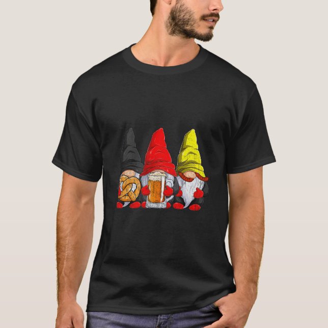 Funny Gnomes Oktoberfest Germany Flag Beer Mug Men T-Shirt (Front)