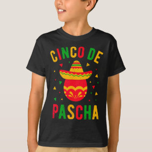 Funny Greek Orthodox Easter Egg Kalo Pascha Cinco  T-Shirt