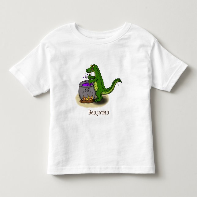 Funny green alligator cooking cartoon toddler T-Shirt (Front)