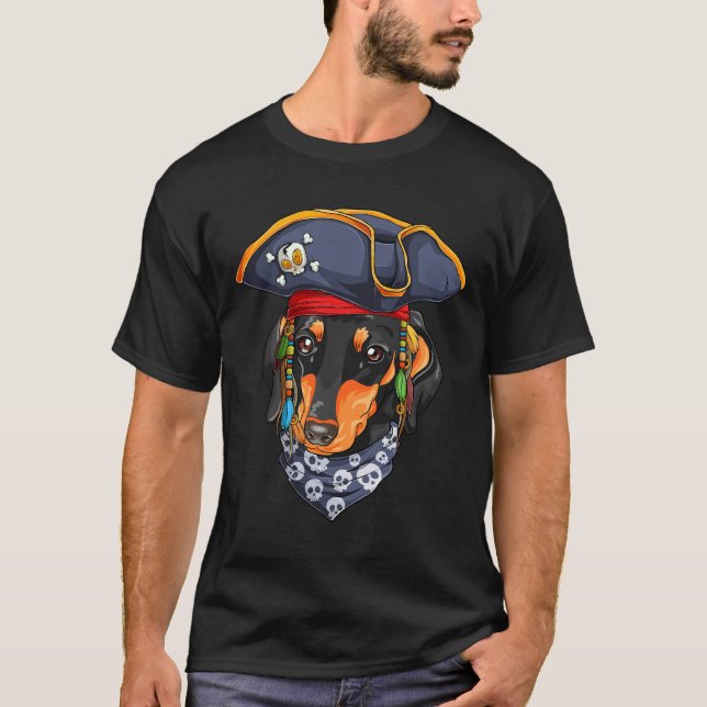 Funny Halloween Dachshund Costume Scary Pirate Hat T-Shirt (Front)