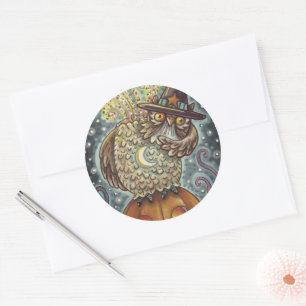 FUNNY HEADLESS HORSEMAN OWL, SLEEPY HOLLOW BIRD CLASSIC ROUND STICKER