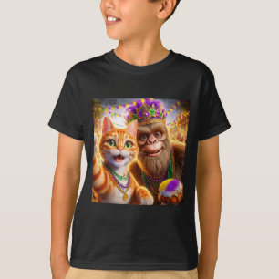 Funny Mardi Gras Selfie Cat Bigfoot Quote _1 T-Shirt