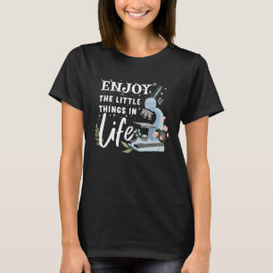 funny microscope microbiologists biology nerd scie T-Shirt