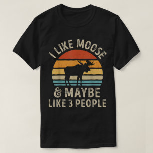 Funny Moose Lover Retro Sunset Design T-Shirt