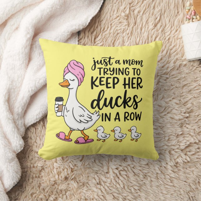 Funny Mum ducks word art  Cushion (Blanket)