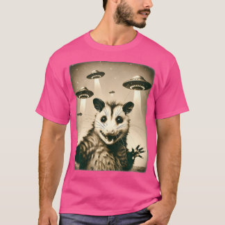 Funny Opossum Selfie With Ufo Alien Humour Hilario T-Shirt