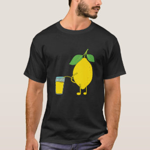 Funny Peeing Lemon Lemon Juice Pee Humour Happ T-Shirt