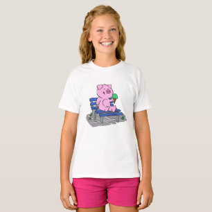 Funny pig eating ice cream   choose back color T-Shirt