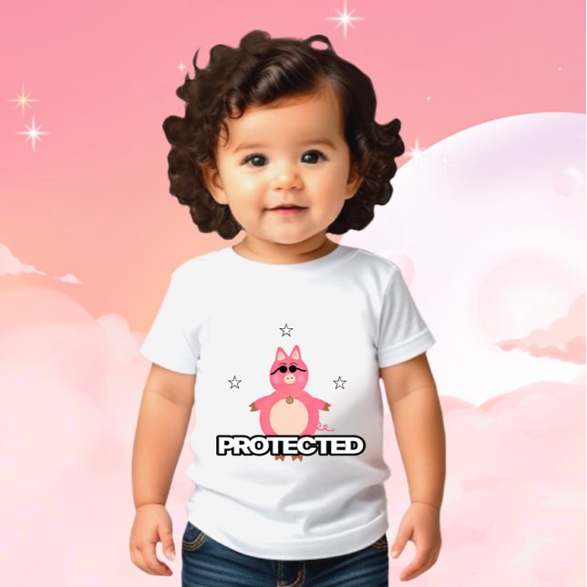 Funny pink pig baby T-Shirt (Creator Uploaded)