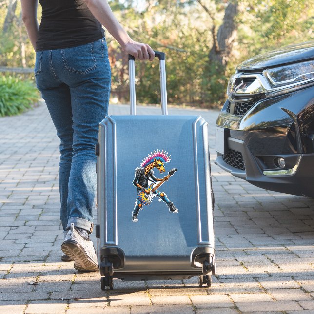 Funny Punk Giraffe, Rock'n Roll Goth Giraffe, Guit (Suitcase Insitu)