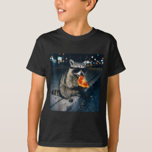 Funny raccoon eating pizza cute animal selfie T-Shirt