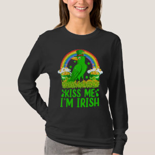 Funny Rainbow Kiss Me I'm Irish Raven Bird St Patr T-Shirt