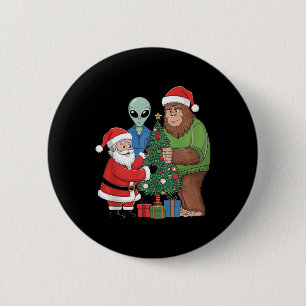 Funny Santa Bigfoot Alien Decorating Christmas Tre 6 Cm Round Badge