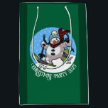 Funny Snowman Skiing Christmas Party 2025 Cartoon Medium Gift Bag<br><div class="desc">A funny skiing snowman on Christmas party bags to add a touch of magic to your festive gathering. Use "Personalise this template" to tweak the text or year and make a unique, customised xmas accessory. The bags feature a cute snowman with a carrot nose, dashing downhill through the snow on...</div>