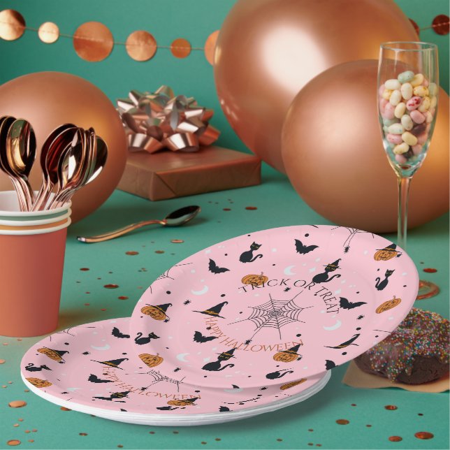 Funny Spooky Halloween Pink Design Paper Plate (Multi)