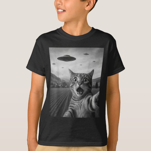 Funny Surprised Ed Cat Selfie With Alien Ufo Cat U T-Shirt (Front)