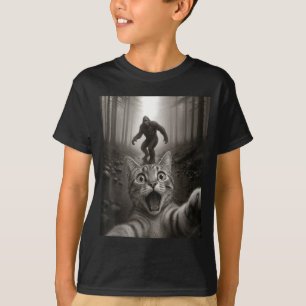 Funny Surprised Ed Cat Selfie With Bigfoot Sasquat T-Shirt