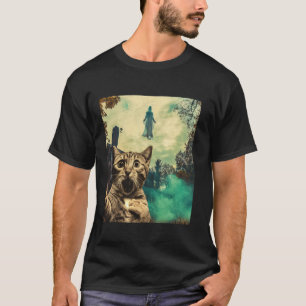 Funny Surprised Scared Cat Selfie With Ghost Scary T-Shirt