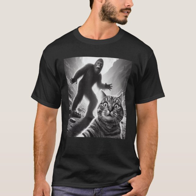 Funny Surprised Scared Cat Selfie With Sasquatch B T-Shirt (Front)