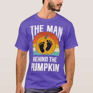 Funny the man behind the pumpkin pregnancy hallowe T-Shirt