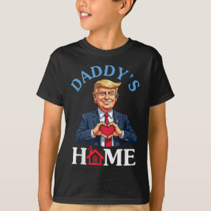 Funny Trump Style Heart Hands Daddy’s Home Father  T-Shirt