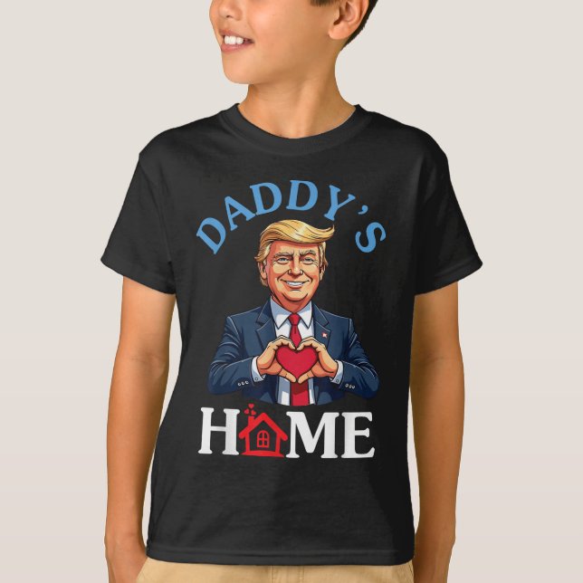 Funny Trump Style Heart Hands Daddy’s Home Father  T-Shirt (Front)