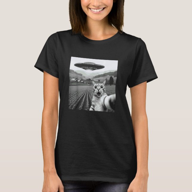 Funny UFO Selfie Cat T-Shirt (Front)