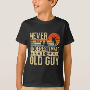 Funny Ultimate Frisbee The Old Guy Disc Golf Men's T-Shirt