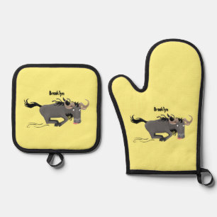 Funny wildebeest running cartoon illustration oven mitt & pot holder set