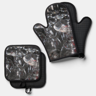 Futuristic Directions Oven Mitt & Pot Holder Set