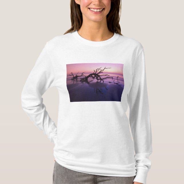 GA Jekyll Island, Tree graveyard on  beach at T-Shirt (Front)