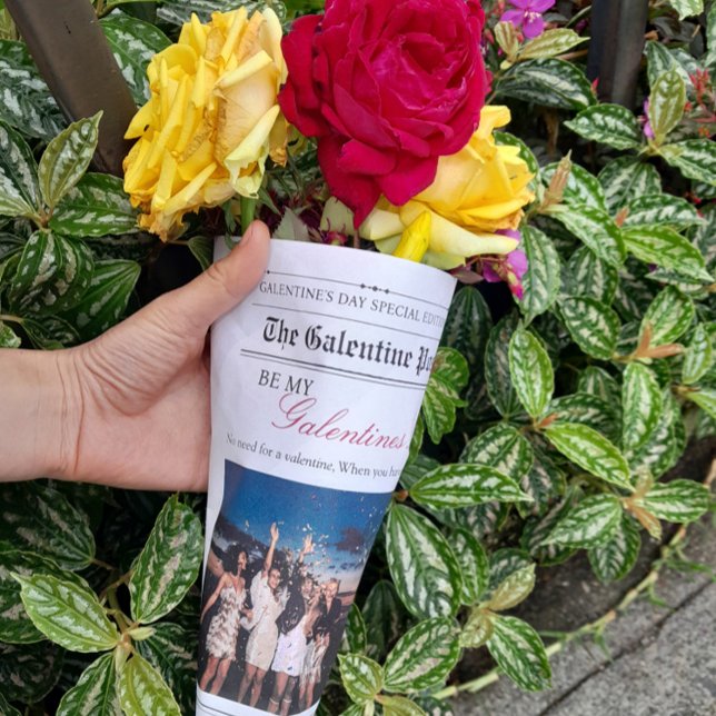 Galentines Day Newspaper Flower Bouquet Lips Wrapping Paper (Galentines Day Newspaper Flower Bouquet Lips Wrapping Paper)