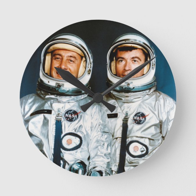 GEMINI 3 CREW ROUND CLOCK (Front)