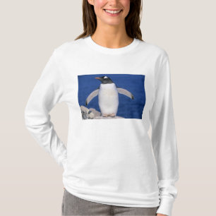 Gentoo Penguin Pygoscelis papua) Port T-Shirt