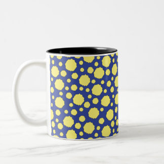 Geometric funky yellow circles mug