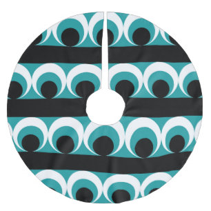 Geometric pattern brushed polyester tree skirt