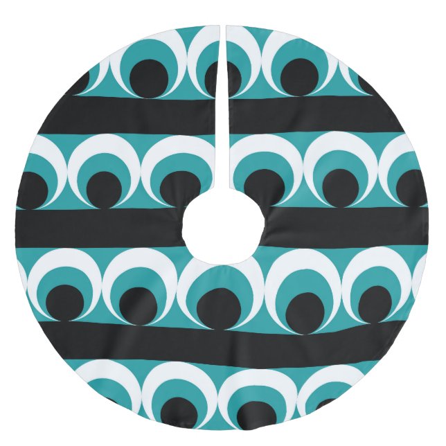 Geometric pattern brushed polyester tree skirt (Front)
