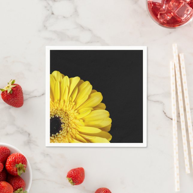 Gerbera Flower Paper Napkins (Insitu)