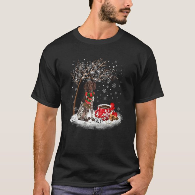 German Shorthaired Pointer In The Snow Christmas W T-Shirt (Front)